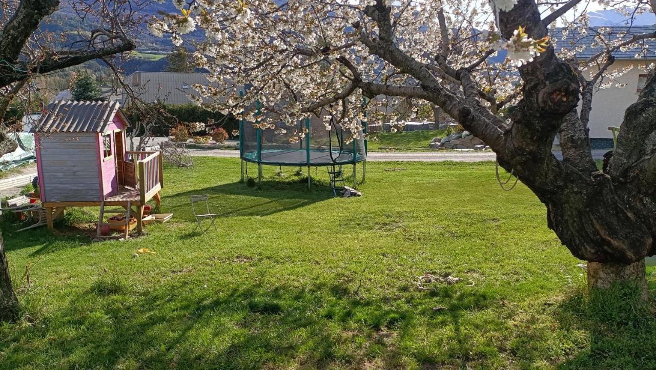 ギエストルLocation Le Queronアパートメント エクステリア 写真